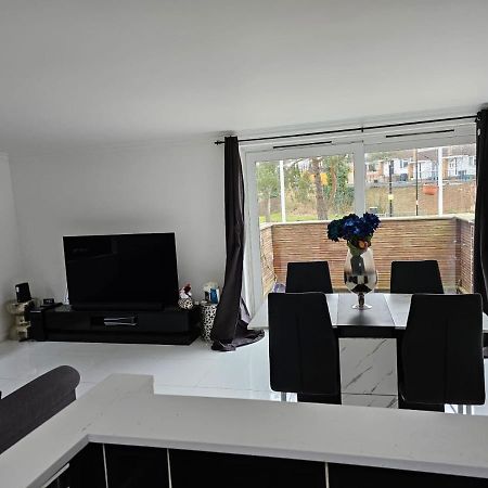 Homely Cozy 1 Bedroom Apartment London Borough of London Borough of Croydon Exterior foto