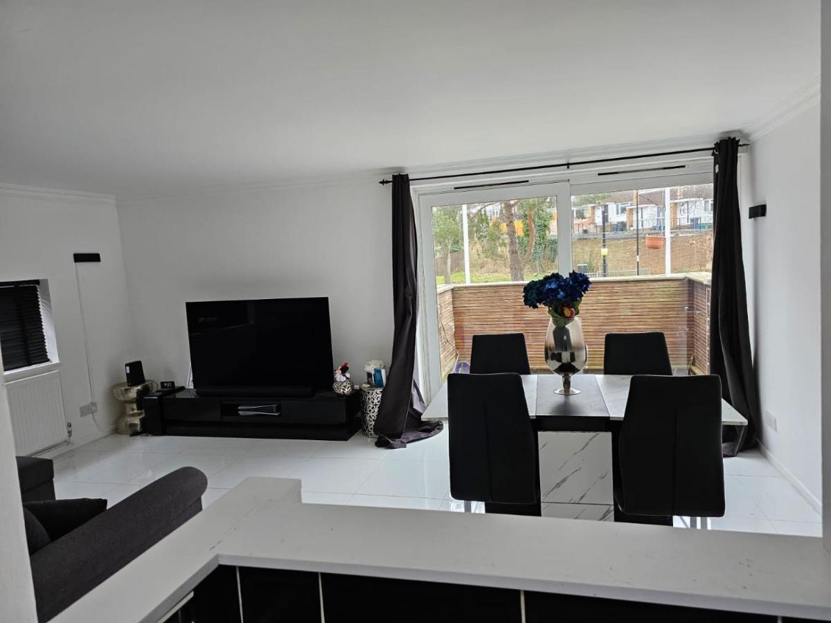 Homely Cozy 1 Bedroom Apartment London Borough of London Borough of Croydon Exterior foto