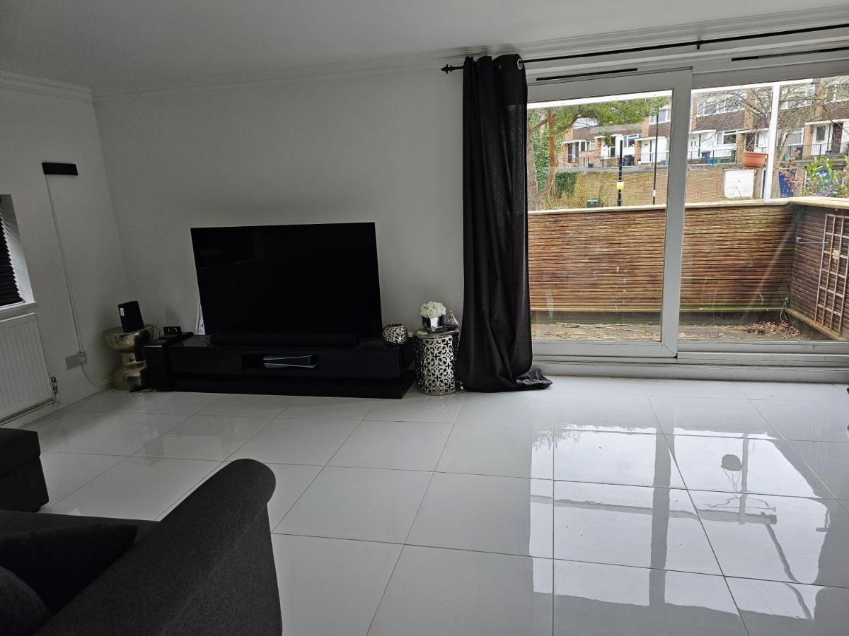 Homely Cozy 1 Bedroom Apartment London Borough of London Borough of Croydon Exterior foto